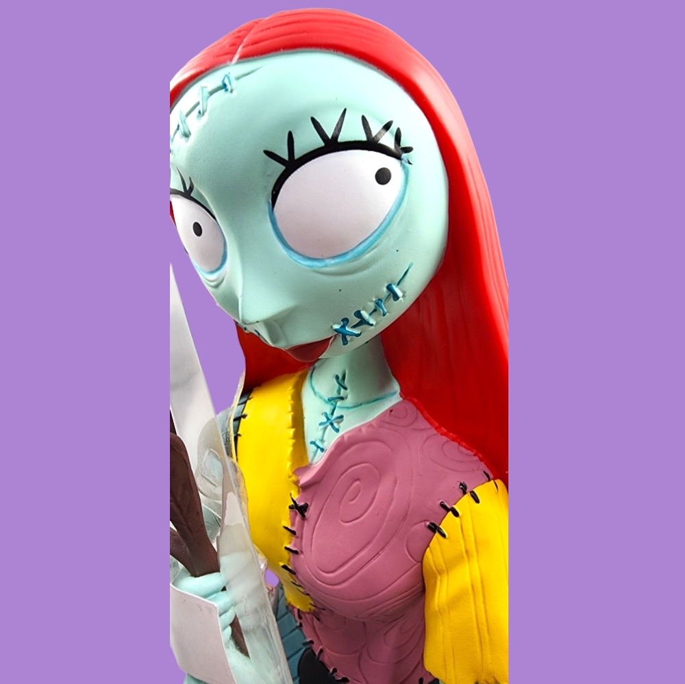 Sally Bust Bank PVC - Picture 9 of 11